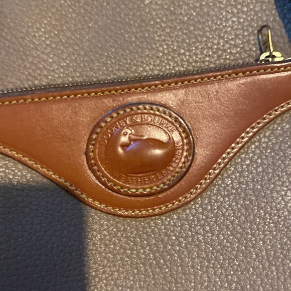 Beautiful vintage Dooney and Bourke shoulder bag - Picture 3 of 8
